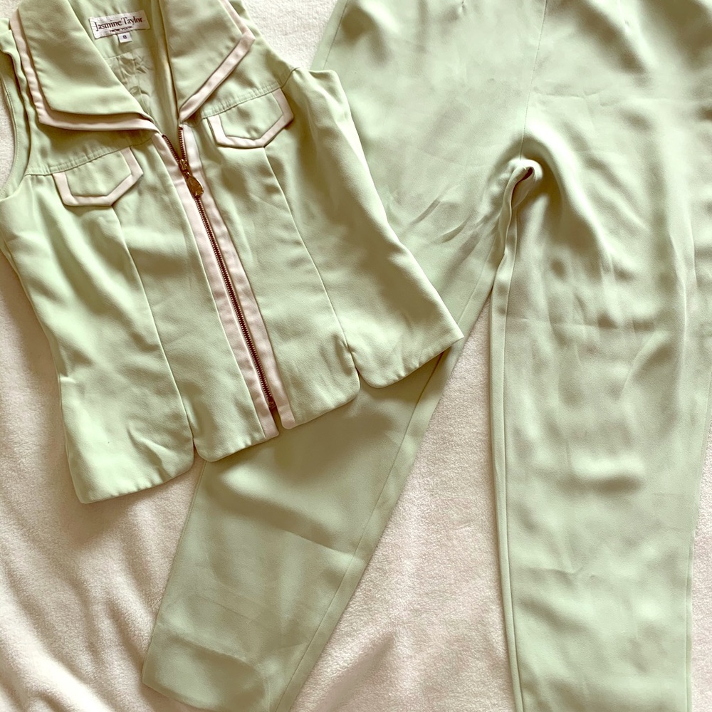 2 piece. Top/pants